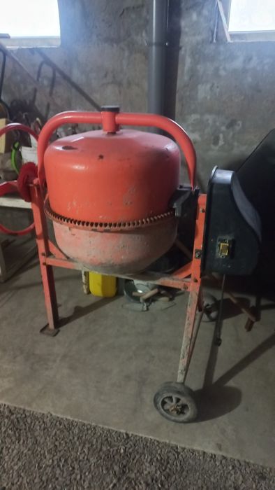 Здам в оренду бетонозмішувач на 160літ.