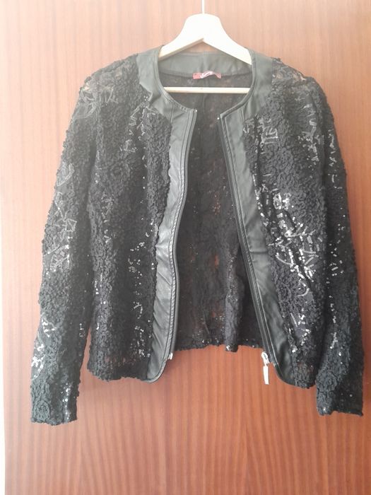 Casaco com lantejoulas