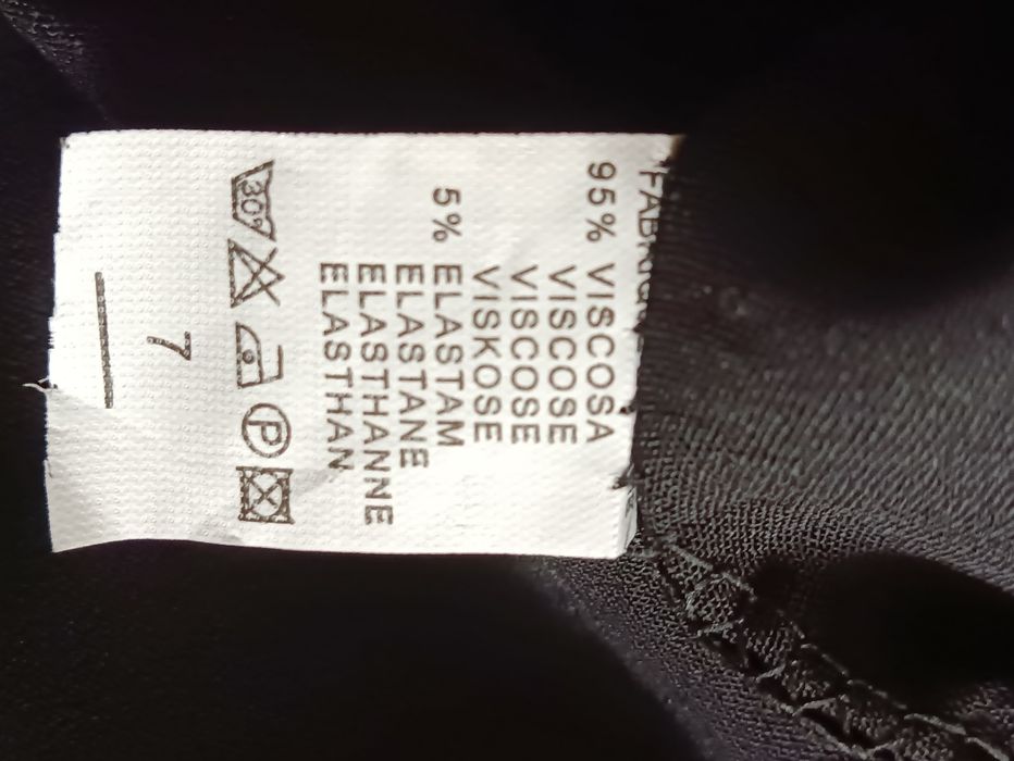 czarne lejące spodnie