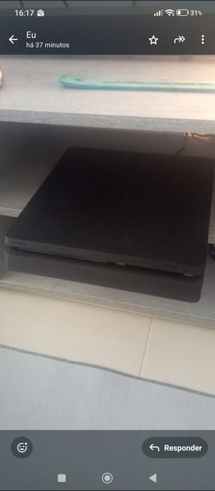 PlayStation 4 1 tb com jogos e comandos