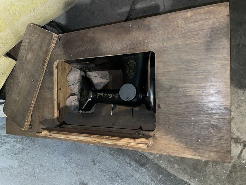 Stolik maszyna do szycia