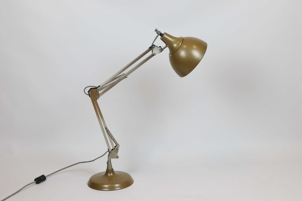 Regulowana lampa biurkowa