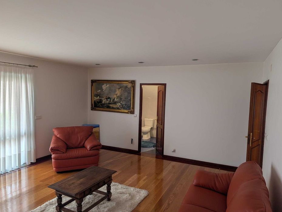 Quarto para arrendar em Seixezelo.
