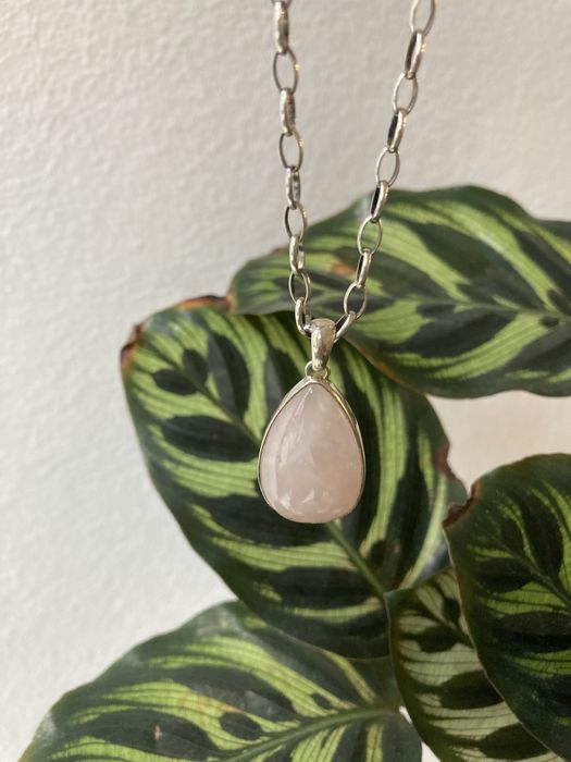 Wisiorek srebrny z kwarcem różowym, łezka