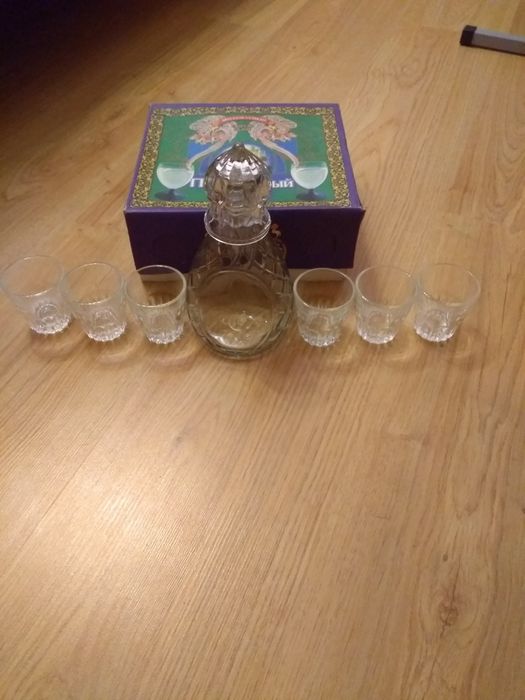 Набір графин та рюмки Новий