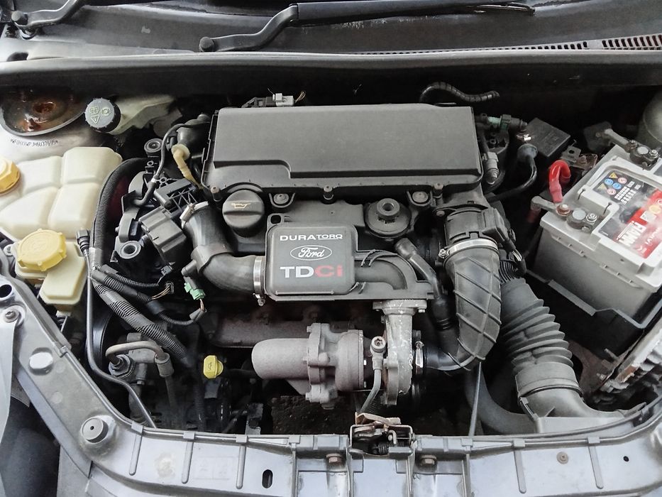 FORD FIESTA MK6 1.4tdci skrzynia biegów 

Posiadam inne części