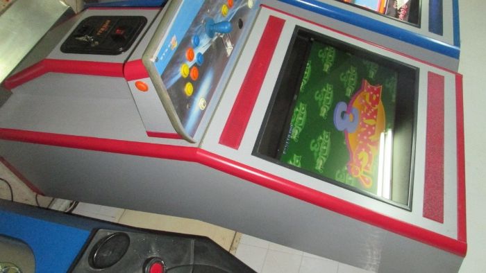 Máquina jogos original como nova com 2600 jogos