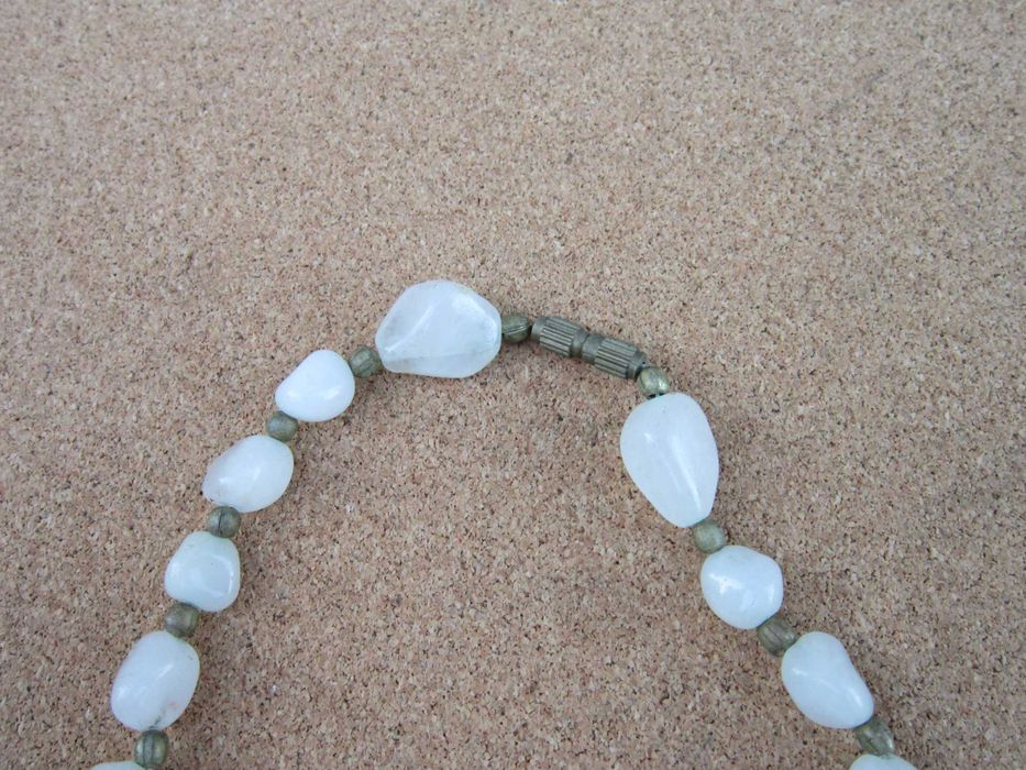 Бусы агат білий мінерал природний вага 77.28 грам