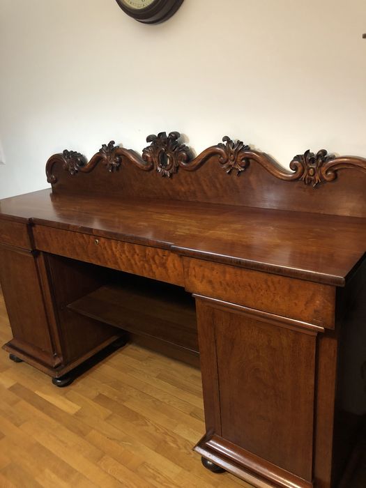 Sideboard estilo victoriano