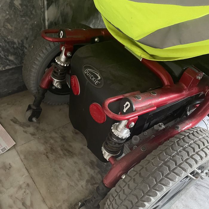 Cadeira de rodas elétrica