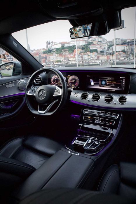 Mercedes E220  versão AMG de 7 lugares (rara) 11/2017
