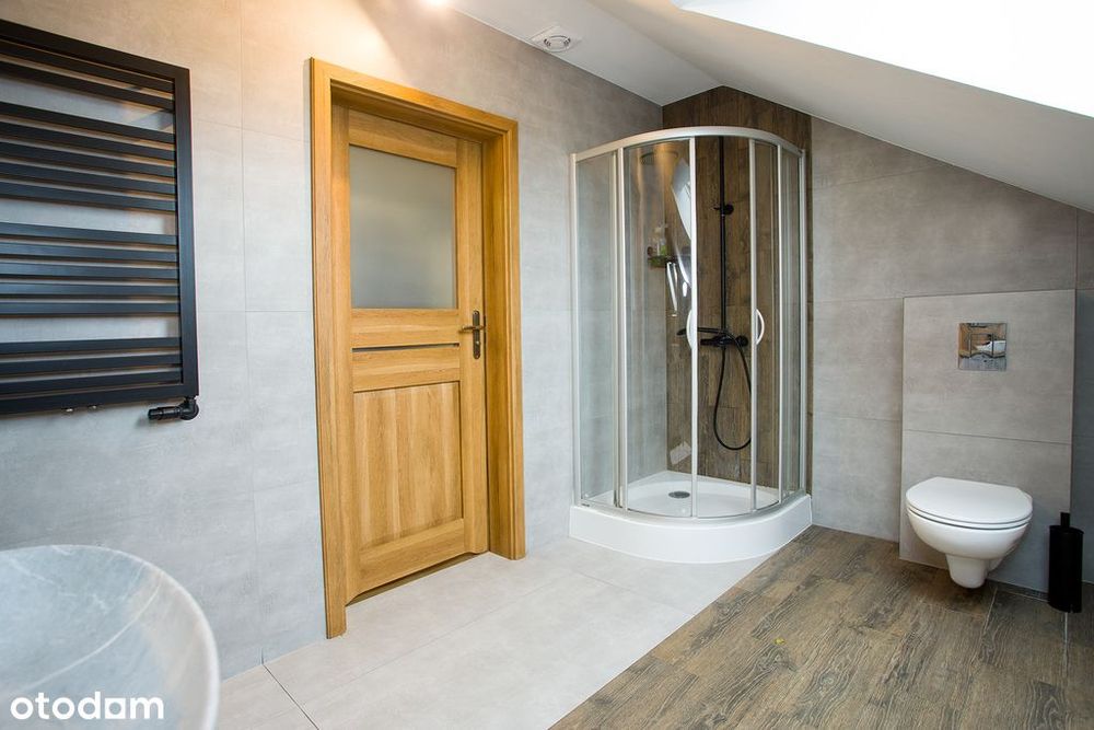 Ludwinów: 247m² domu + 170m² hal na działce 25a