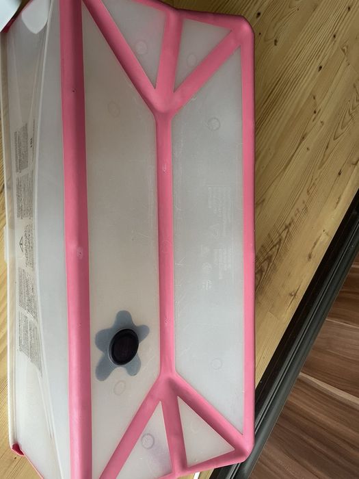 Wanienka Stokke z wkładką dla noworodka