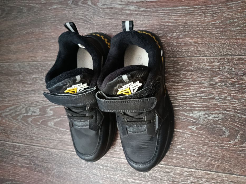 Продам дитячі кросівки хлопчик 35 розмір