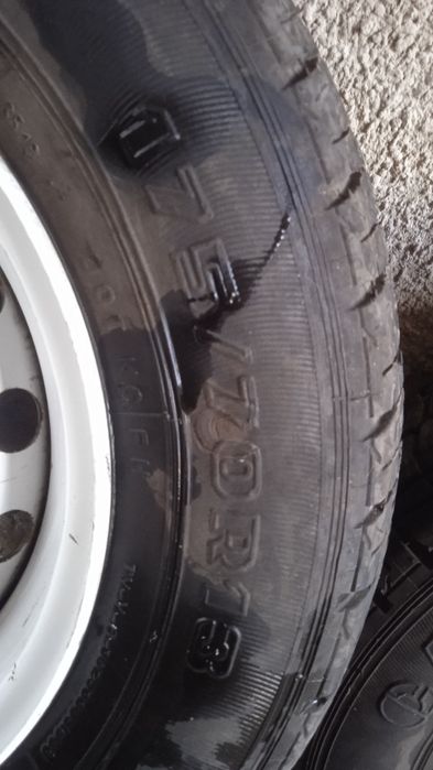 Продам резину на ваз 175/70R13