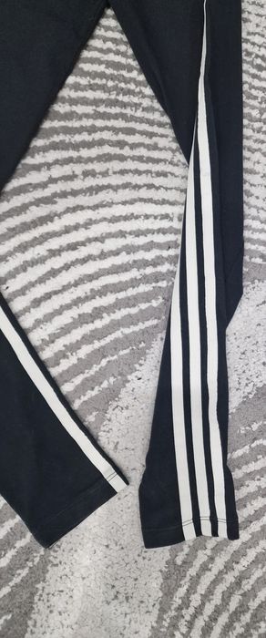 Legginsy sportowe "adidas".