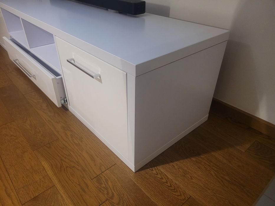 Szafka rtv biała