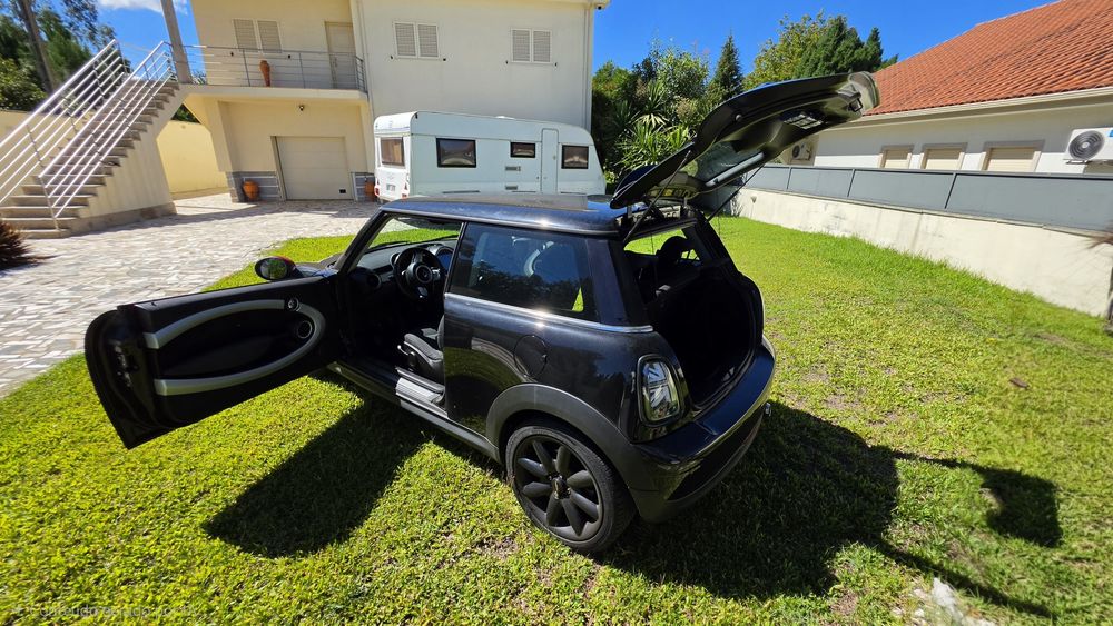 Mini Cooper one D 1.6 90cv 
Farolins traseiros modernos em Led.
Oleo e filtros mudados à 5000km.
Bancos aquecidos, volante multifunções
