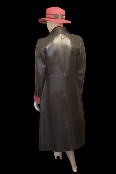 Piękny plaszcz LAMATTA SKORA .