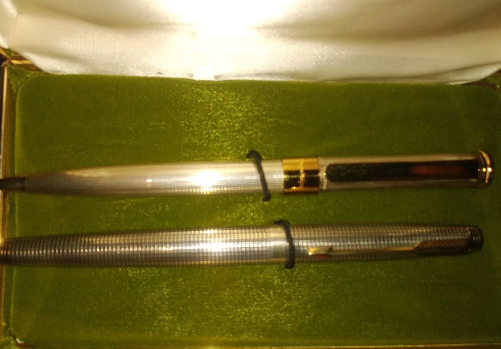 Caneta Parker e Waterman em prata e aparo em 14k ouro