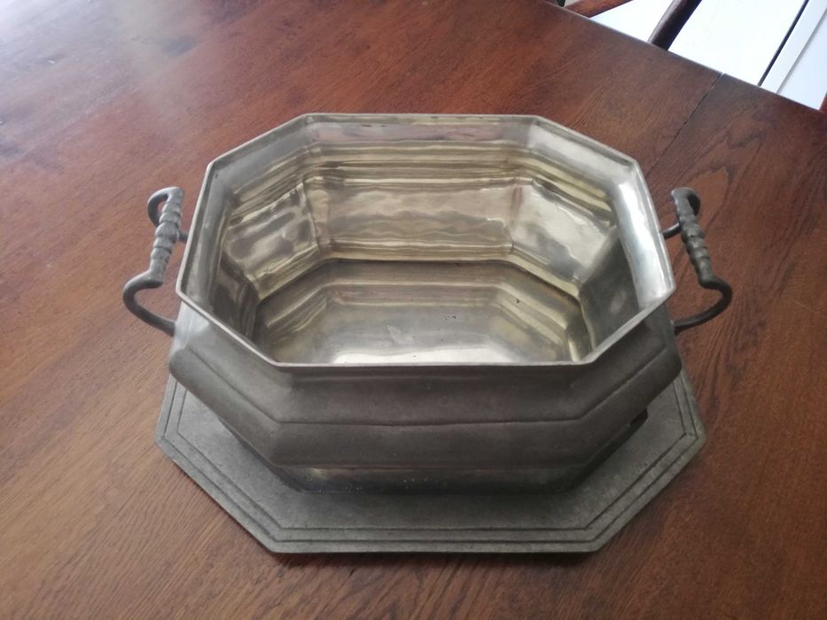 Terrina antiga em puro estanho