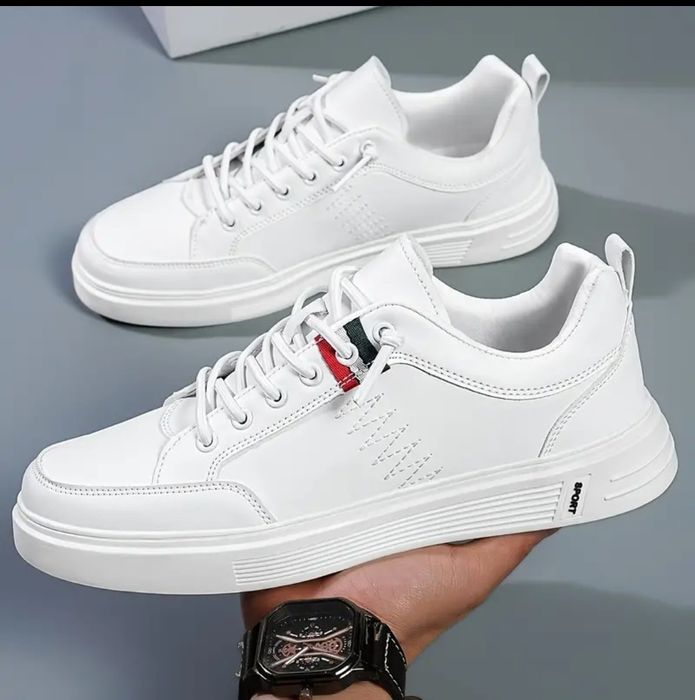 Продам кросівки 40.5розм.26.2см.НОВІ!