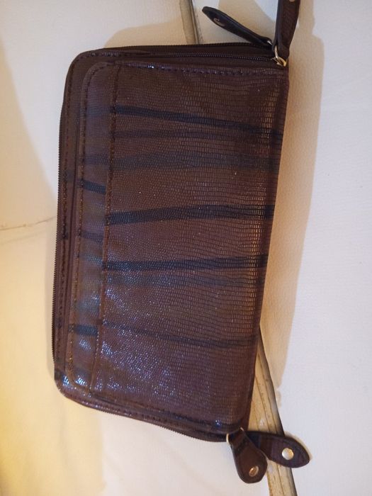 Carteira com grande arrumação cartões, dinheiro, documentos