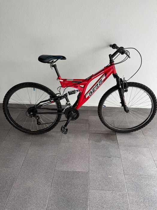Bicicleta Berg vermelha