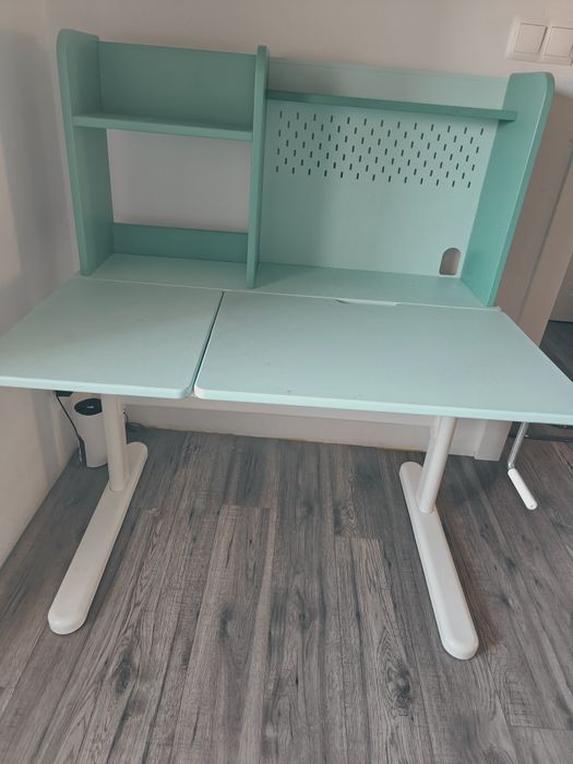 Biurko Berglarka Ikea
Koszt 600zl , możliwość dowozu w okolicach