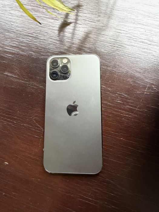 Продам IPhone  12 pro 256Gb  Graphite