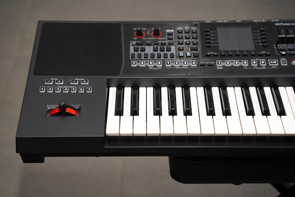 ROLANd E-A7 ea7  odtwarza MP3, Wave, Midi jak Nowy