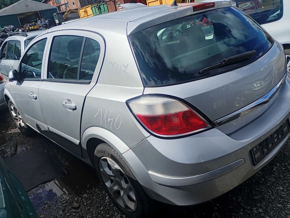 Opel Astra H Z157  1,7 klapa tylna hb 5d, części transport FV dostawa