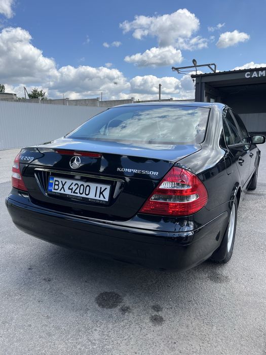 Mercedes-Benz e211