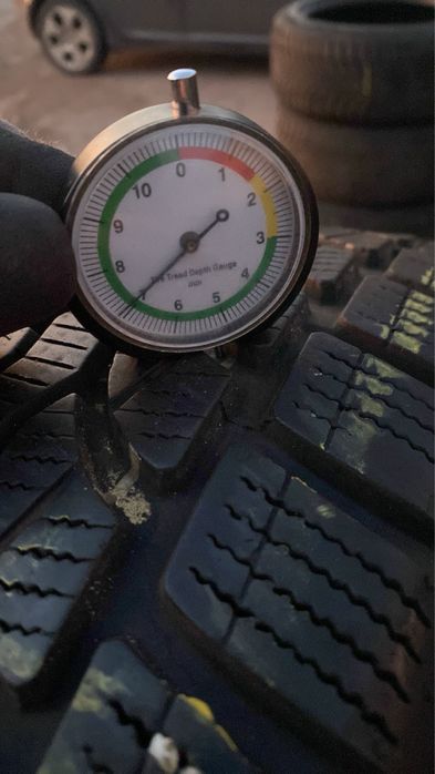 Шини 255/65 R18 майже нові