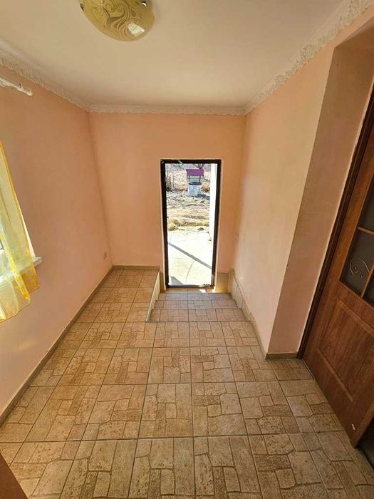 Продається добротний цегляний будинок...