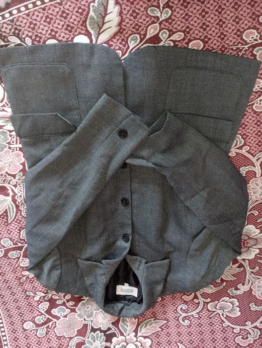 Піджак на вихід.