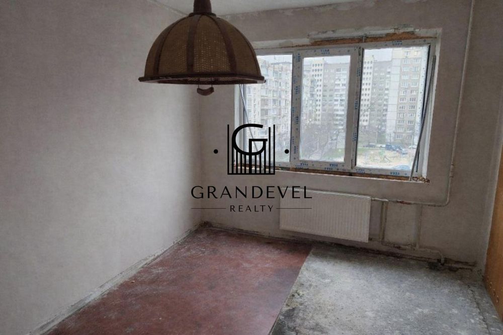 Продаж 2к квартири вул. Йорданська 4а, Оболонь