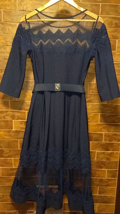 Жіноча сукня на випускний вечір