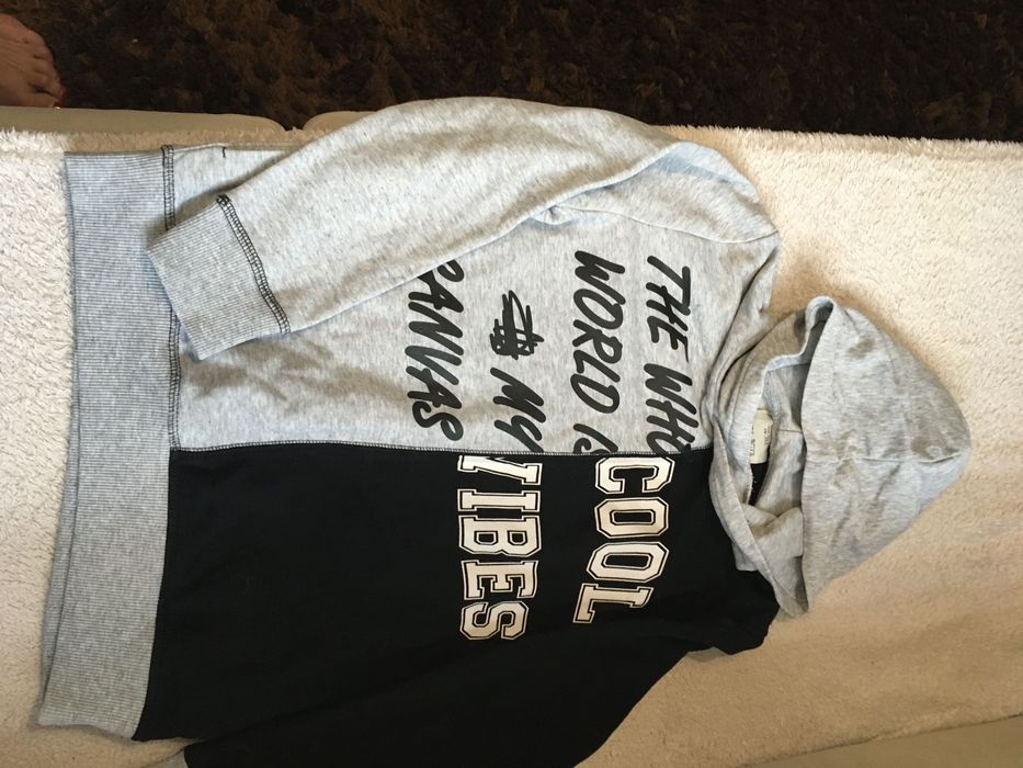 Bluza z kapturem dla chłopaka. 152 cm