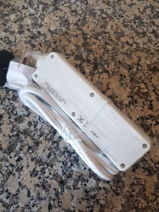 Extensão com 3 Tomadas + Interruptor + Cabo 1,5M Branca