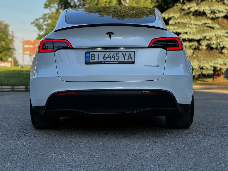 Tesla model Y Perfomance 2023