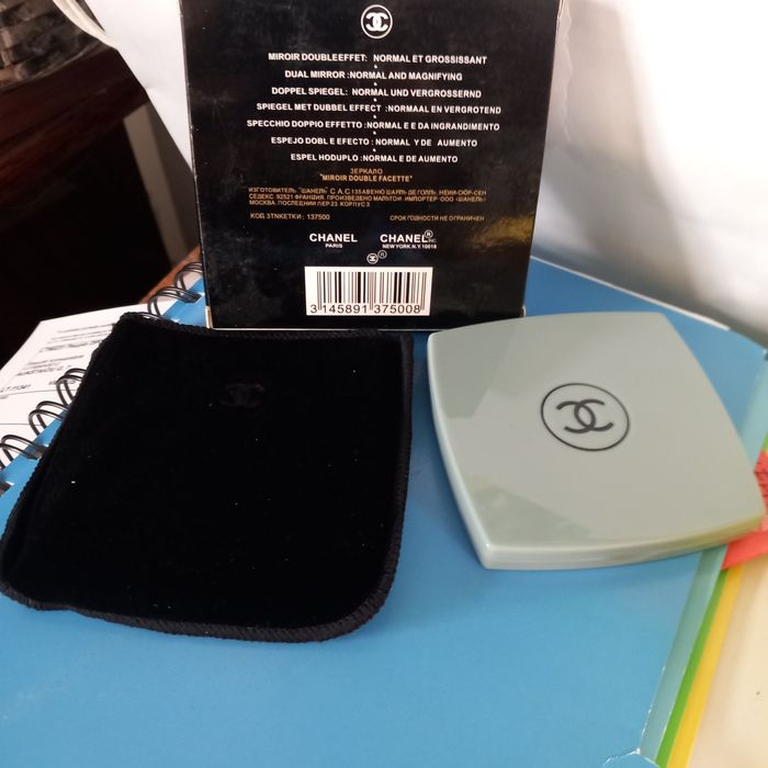 Nowe lusterko kieszonkowe 7 x 7 Chanel