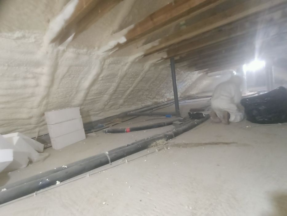 Piana Pur ocieplenie poddasza izolacja pianką RATY , ocieplanie pianą