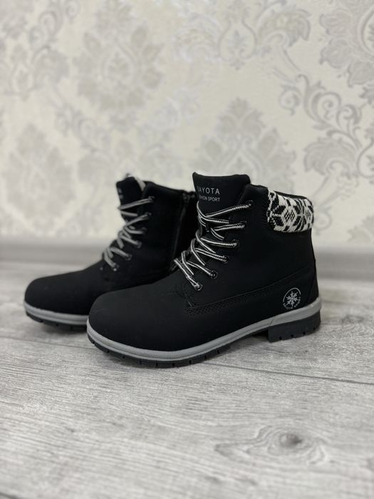 Зимові жіночі ботинки