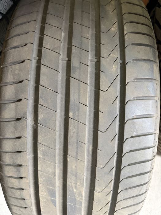 235/50/20 + 265/45/20 Pirelli