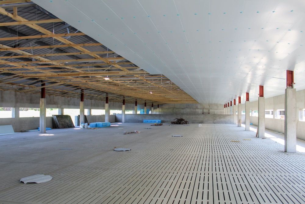 Ocieplenie Tuczarni Chlewni Kurnika Obory Hali Płyta STYRODUR XPS AGRO