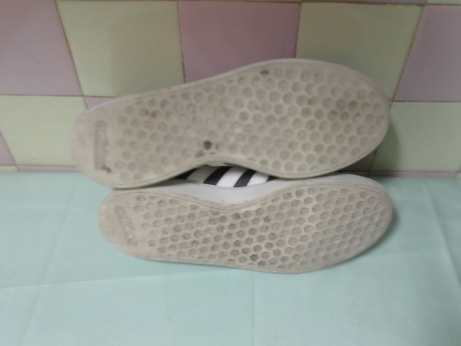 Semi novos Tennis adidas original NR 43