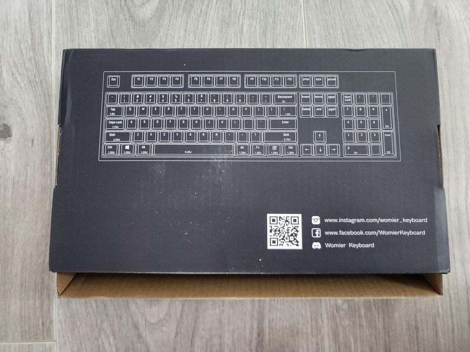 Białe keycaps klawisze