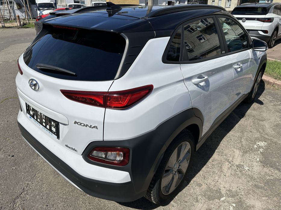 Хундай кона ціла на офіційній гарантіі