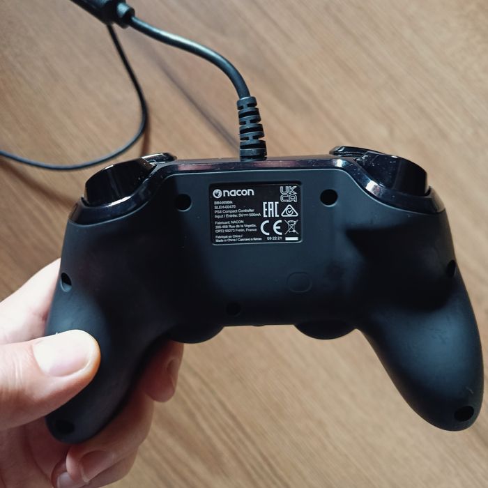 Nacon Compact Controller Wired (PS4/PC)